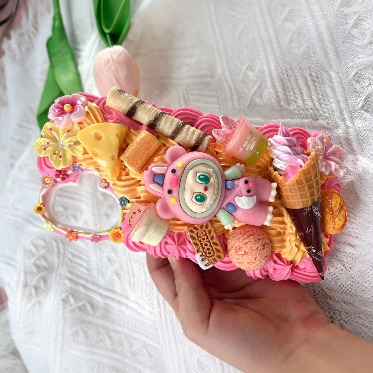 Cute Labubu decoden Phone case